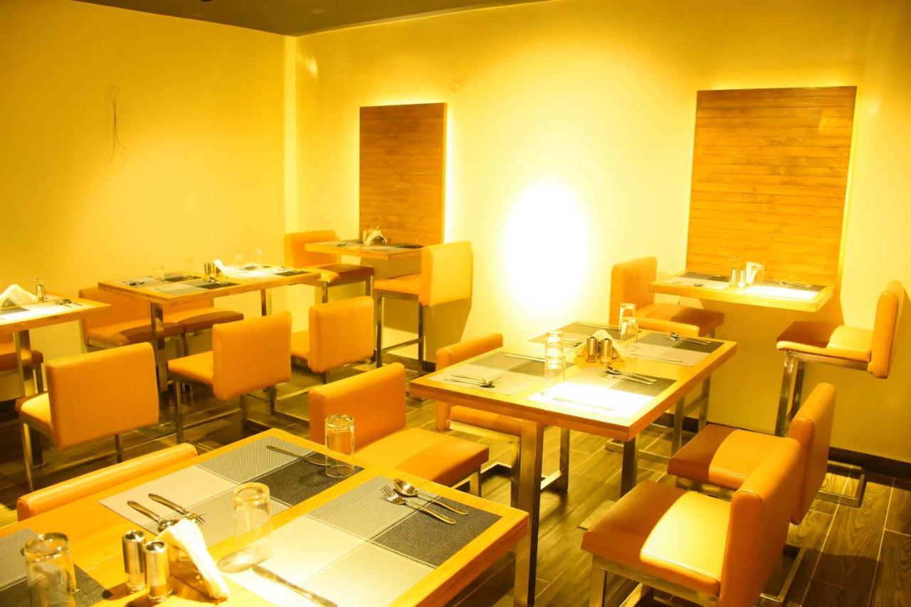 Hotel Kek Grand Park Madras Buitenkant foto